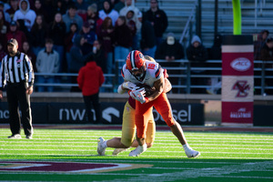 Syracuse tight end Oronde Gadsden II has earned ACC Receiver of the Week honors following his performance against Boston College.