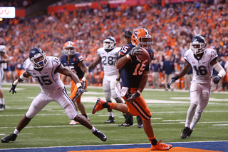 Wide Reciever Alec Lemon crosses into the end zone for a touchdown that moved SU ahead 37-10 late in the third quarter.